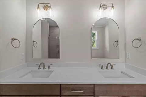 Bath - 2245 Wake Forest St, Virginia Beach, VA 23451 photo 8 of 13