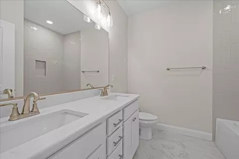 Bath - 2245 Wake Forest St, Virginia Beach, VA 23451 photo 10 of 13