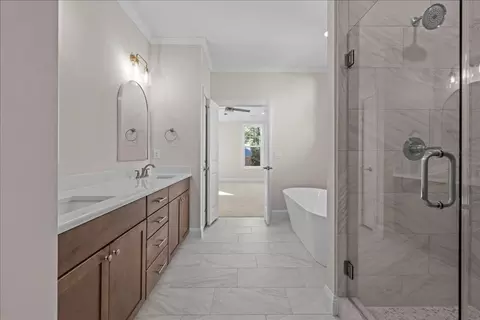 Bath - 2245 Wake Forest St, Virginia Beach, VA 23451 photo 6 of 13