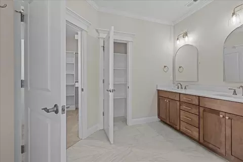 Bath - 2245 Wake Forest St, Virginia Beach, VA 23451 photo 2 of 13