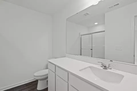 Bath - 504 Mcfadin Way, Taylor, TX 76574 photo 4 of 5