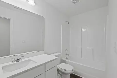 Bath - 504 Mcfadin Way, Taylor, TX 76574 photo 5 of 5