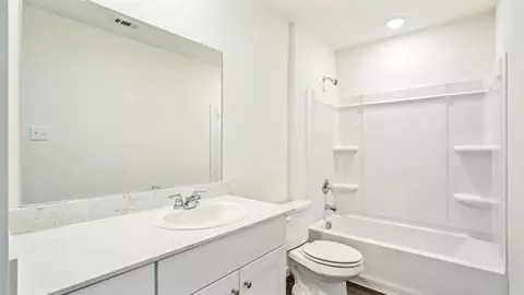 Bath - 504 Mcfadin Way, Taylor, TX 76574 photo 3 of 5