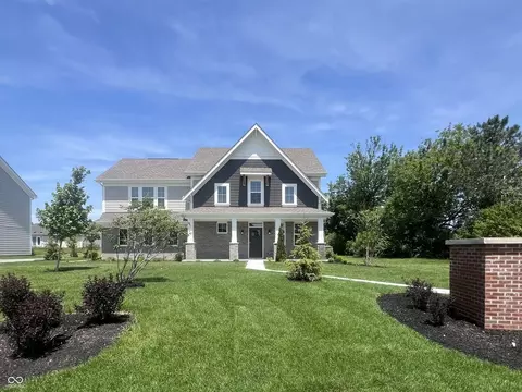 934 Apryl Dr, Greenwood, IN 46143