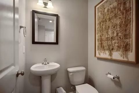 Bath - 173 Alder St, Eagle Point, OR 97524 photo 3 of 3