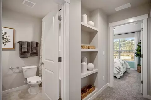Entry Way - 173 Alder St, Eagle Point, OR 97524 photo 1 of 4