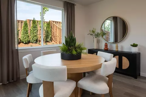 Dining - 3668 SW 37th St, Gresham, OR 97080 photo 2 of 5