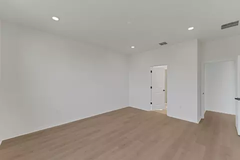 Bedroom - 8120 Sunny Point Trl, Parrish, FL 34219 photo 9 of 13
