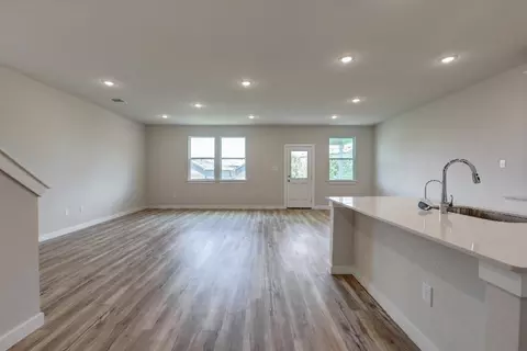 2401 Hiddenbrooke Trce, Seguin, TX 78155