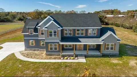 Exterior - 234 Hall Rd, Hampton, VA 23664 photo 7 of 12