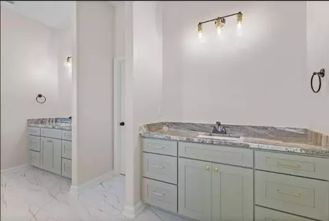 Bath - 234 Hall Rd, Hampton, VA 23664 photo 1 of 4