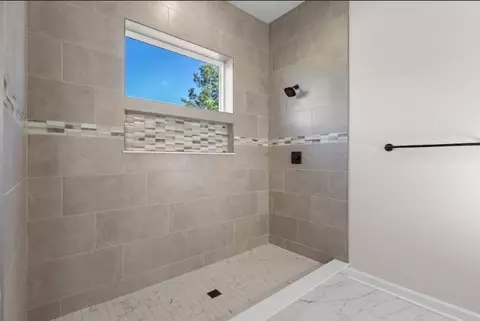 Bath - 234 Hall Rd, Hampton, VA 23664 photo 2 of 4