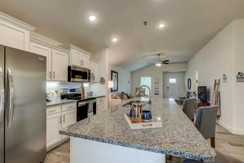 Kitchen - Vaughn Road, Centerton, AR 72719 photo 5 of 6