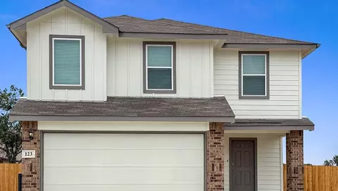 123 Paul St, Comfort, TX 78013