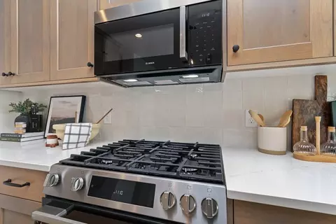 Kitchen - 3221 Helios St, Caldwell, ID 83607 photo 6 of 8