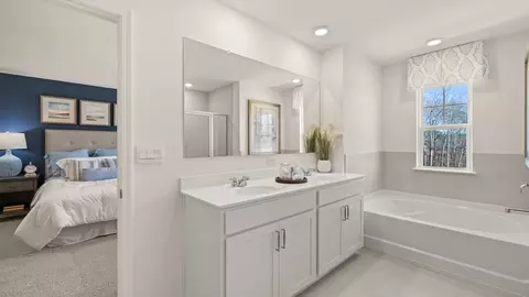 Bath - 511 Alder Lane Ct, Griffin, GA 30223 photo 7 of 9