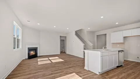 Living - 511 Alder Lane Ct, Griffin, GA 30223 photo 1 of 5