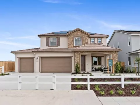 348 N Vista Ave, Fowler, CA 93625