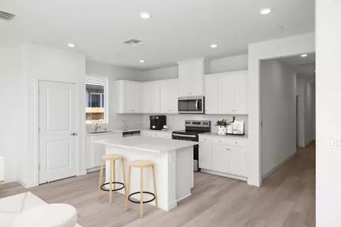 Kitchen - 632 Darlington Way, Patterson, CA 95363 photo 1 of 2