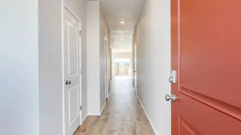 Entry Way - 3409 SW Thomas Ave, Gresham, OR 97080 photo 1 of 5