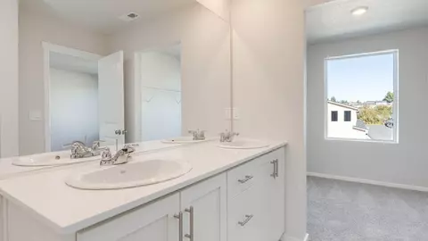 Bath - 3409 SW Thomas Ave, Gresham, OR 97080 photo 4 of 7