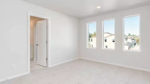 Bedroom - 3409 SW Thomas Ave, Gresham, OR 97080 photo 6 of 13