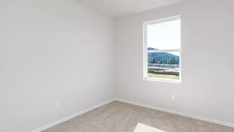 Bedroom - 3409 SW Thomas Ave, Gresham, OR 97080 photo 3 of 13