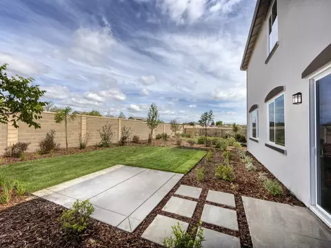1684 Eagle River Ave, Manteca, CA 95337