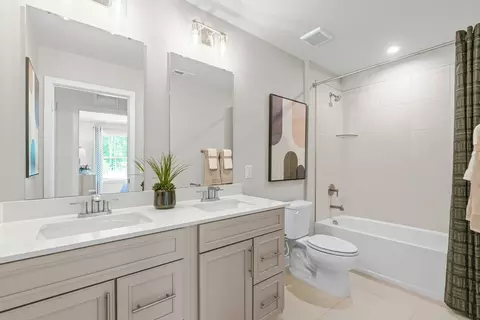 Bath - 4669 Four Leaf Ln, Midlothian, VA 23112 photo 5 of 7