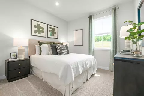 Bedroom - 4669 Four Leaf Ln, Midlothian, VA 23112 photo 6 of 8