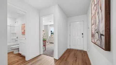 Entry Way - 1734 Dixon Cir, Mount Olive, AL 35117 photo 4 of 6