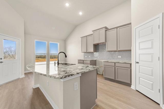 756 County Rd 320, Floresville, TX 78114