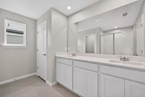 Bath - 13014 Sunseed St, Parrish, FL 34219 photo 1 of 2