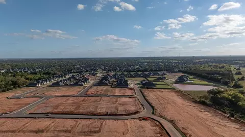 View/Area - 932 Hydrangea Way, Edmond, OK 73034 photo 17 of 21
