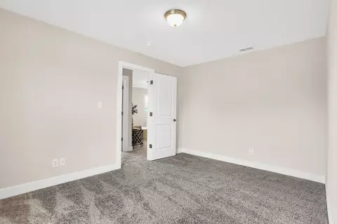 Bedroom - 6666 Cobblestone Dr, Pendleton, IN 46064 photo 8 of 16
