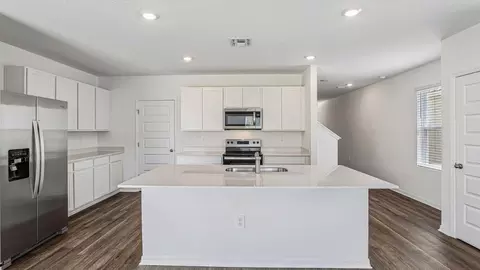 Kitchen - 5588 Taverna Loop, Winter Haven, FL 33884 photo 1 of 5