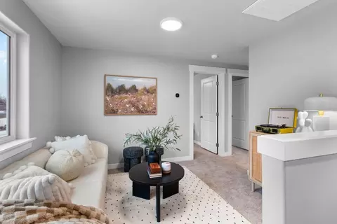 Entry Way - 5089 Squirrel St, Springfield, OR 97478 photo 2 of 2
