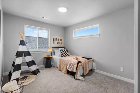 Bedroom - 5089 Squirrel St, Springfield, OR 97478 photo 7 of 8
