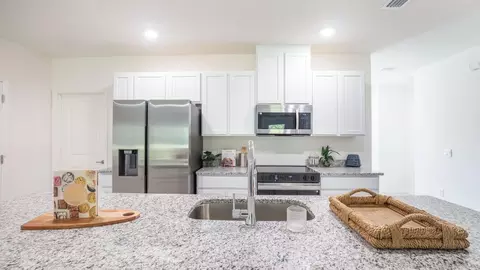 Kitchen - 6322 Pecan Course Pl, Ocala, FL 34472 photo 4 of 4