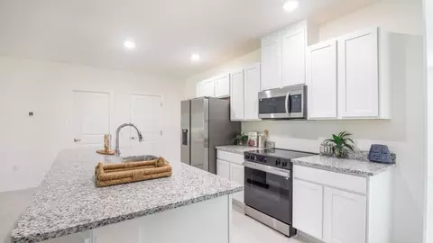 Kitchen - 6322 Pecan Course Pl, Ocala, FL 34472 photo 3 of 4