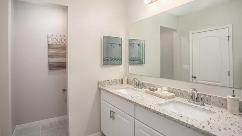 Bath - 6322 Pecan Course Pl, Ocala, FL 34472 photo 1 of 3