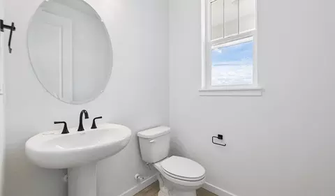 Bath - 5327 Front Porch Ln, Longmont, CO 80504 photo 1 of 3