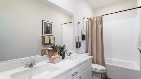 Bath - 2545 E Hyde Paseo, Ontario, CA 91762 photo 3 of 5
