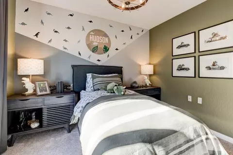 Bedroom - 2920 E Ava Dr, Fresno, CA 93730 photo 3 of 7