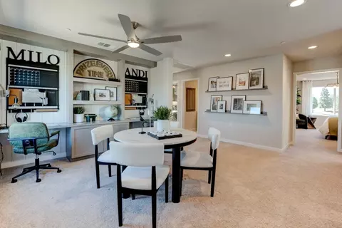 Entry Way - 2920 E Ava Dr, Fresno, CA 93730 photo 2 of 2