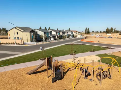 View/Area - 2920 E Ava Dr, Fresno, CA 93730 photo 2 of 5