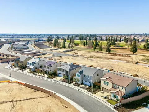 View/Area - 2920 E Ava Dr, Fresno, CA 93730 photo 4 of 5