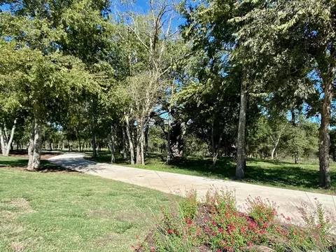 Exterior - 2701 Sebring Cir, Austin, TX 78747 photo 13 of 16