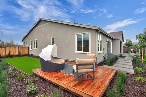 Exterior - 1315 Parkcrest Cir, Manteca, CA 95336 photo 11 of 15