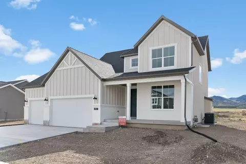 Exterior - 1226 W 2325 S, Syracuse, UT 84075 photo 3 of 4